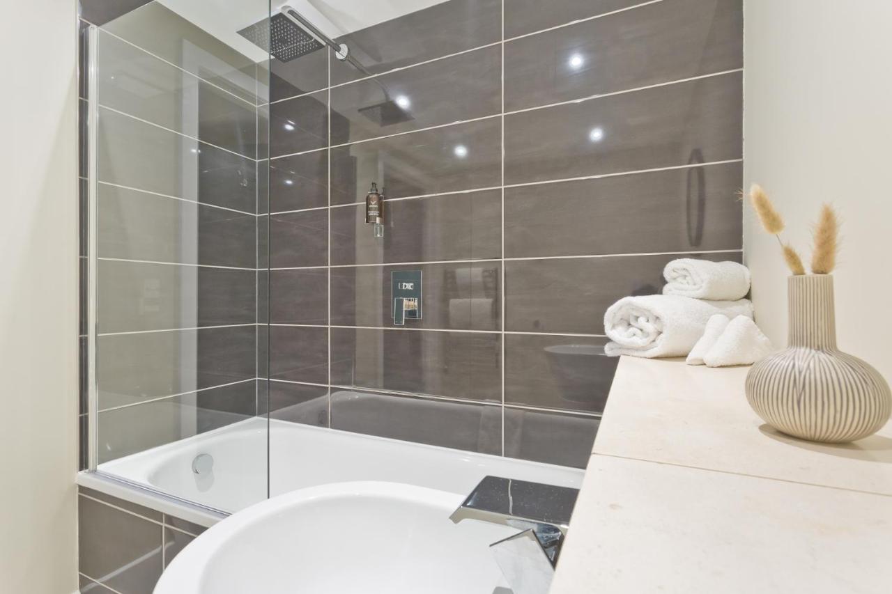 Sandgate Chapel - Self Check In Apartments Penrith Ngoại thất bức ảnh